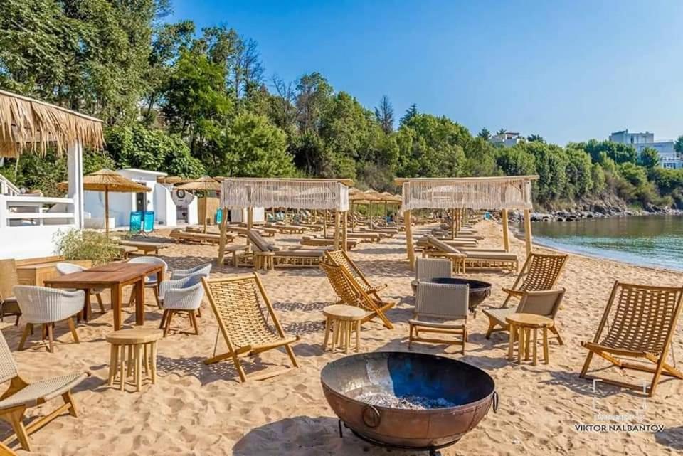 Captain'S Island Deluxe Chernomorets Buitenkant foto