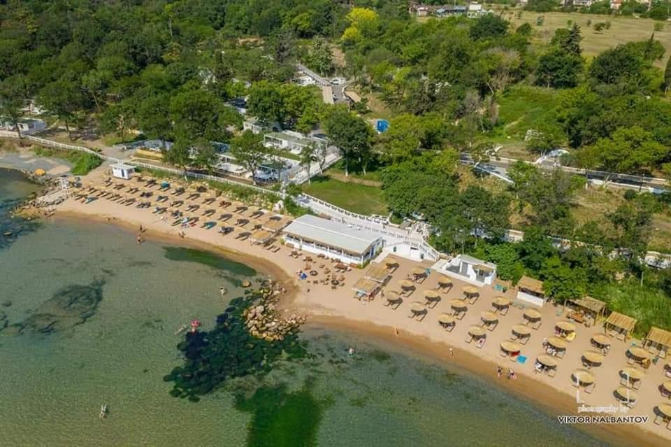 Captain'S Island Deluxe Chernomorets Buitenkant foto