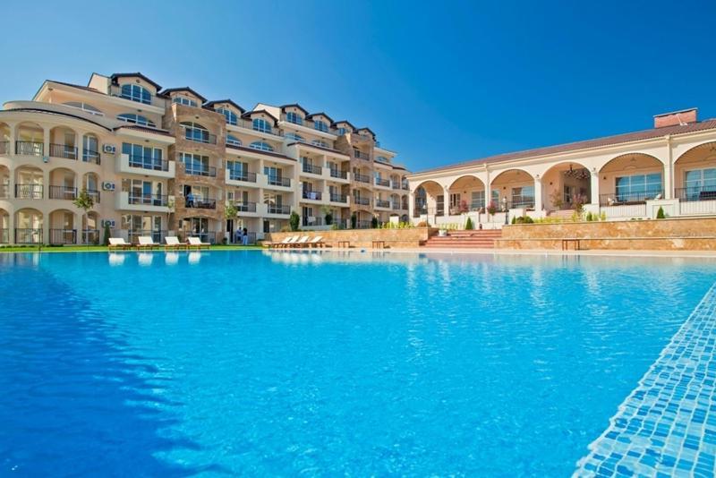 Captain'S Island Deluxe Chernomorets Buitenkant foto
