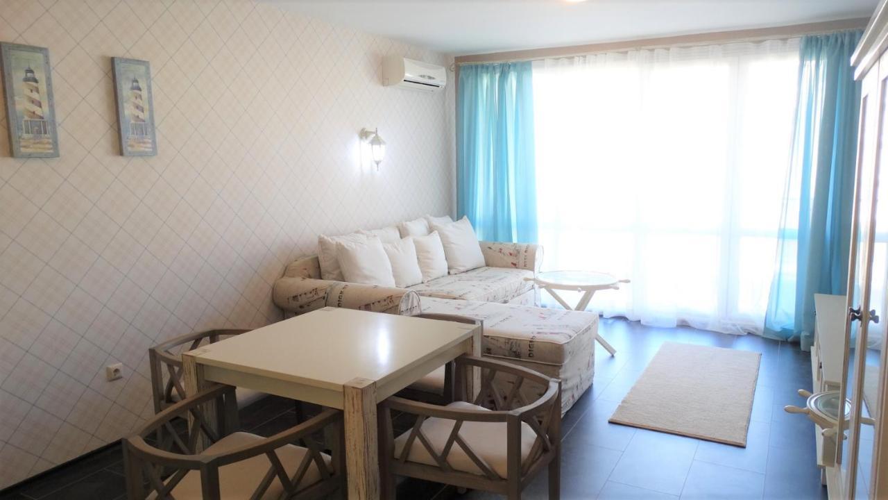 Captain'S Island Deluxe Chernomorets Buitenkant foto