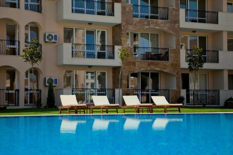 Captain'S Island Deluxe Chernomorets Buitenkant foto